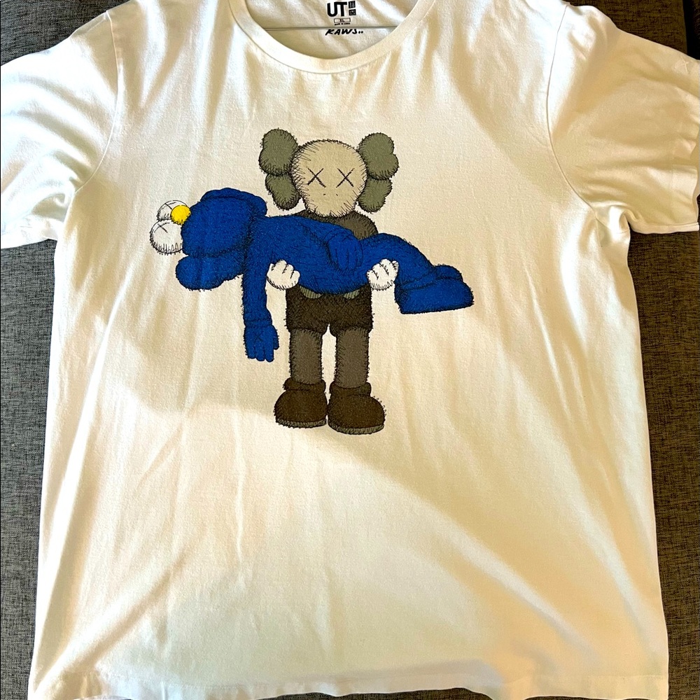 Uniglo × KAWS